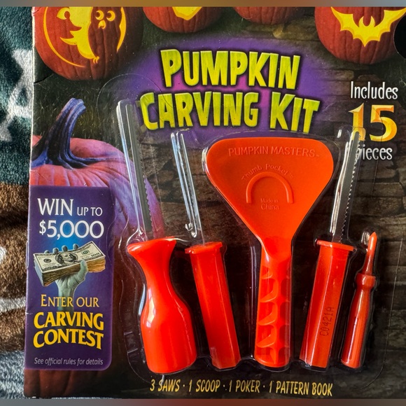 NWT - pumpkin carving kit - Picture 2 of 2